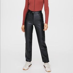 Aritzia Black Melina’s (size 6, short)